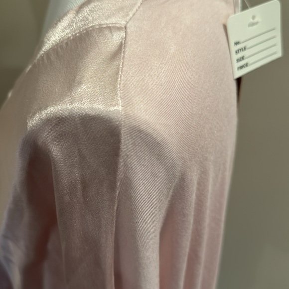 Brand Bazar NWT mixed media v neck top - Picture 6 of 9